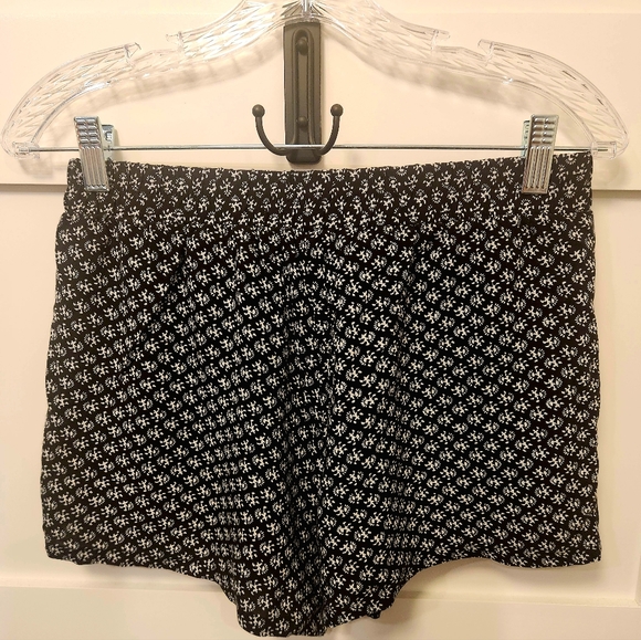 BeBop Tribal Print Rayon Drawstring Elastic Waist Shorts Black/White - Picture 2 of 2